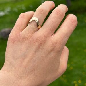 Wave solid gold 14k Ring size 6.25